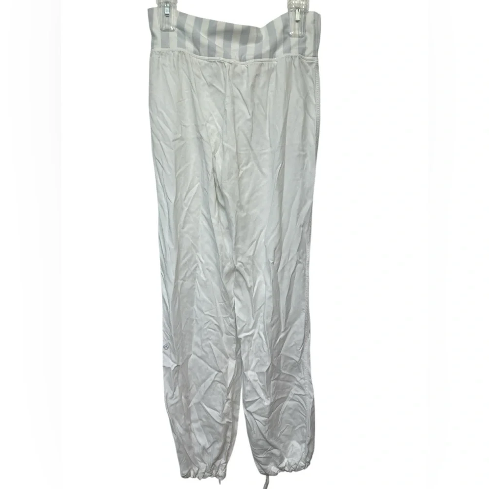 Lululemon White Lightweight Dance Jogger Pants